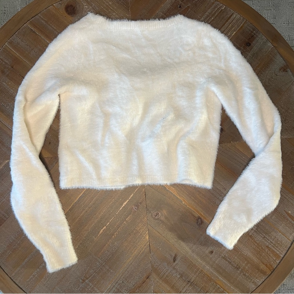 Hollister Fuzzy Women's white Cardigan size Xsmall - Picture 3 of 7